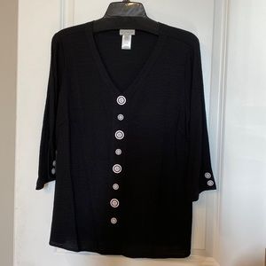 VON Maur Multiples 3/4 sleeve PM ladies top with black/white decorative buttons